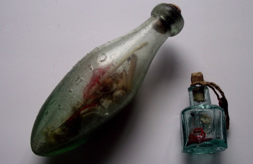 Witch Bottle’ Discovered in English Chimney @Malcolm Lidbury (aka Pinkpasty)/Wikimedia