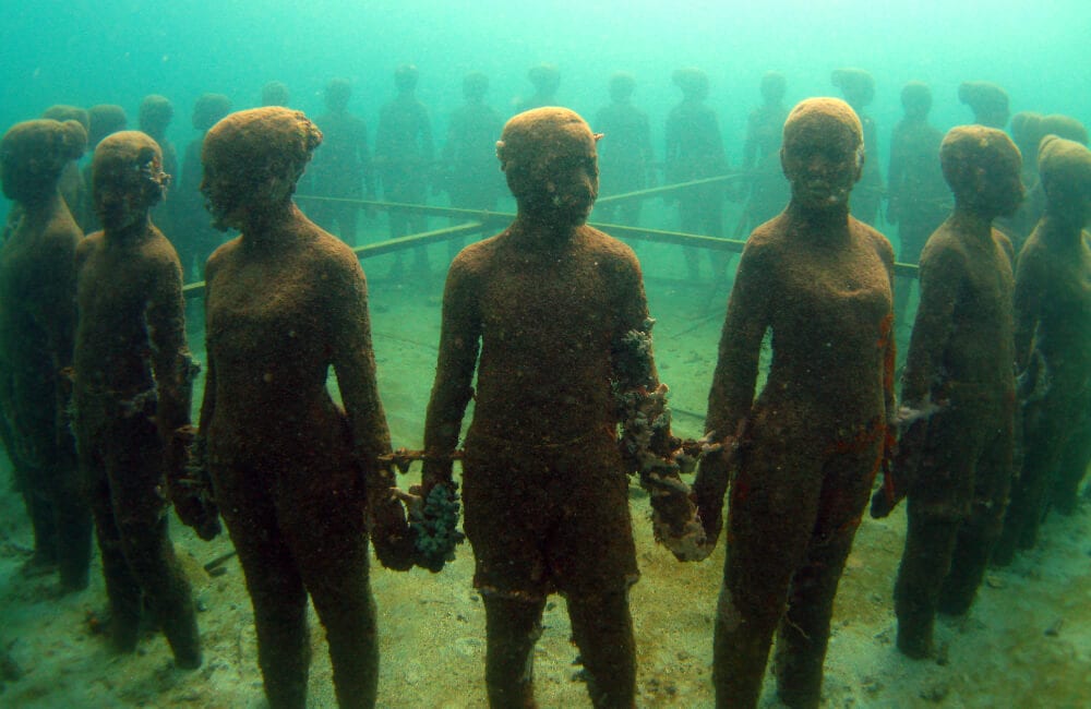 The Underwater Sculpture Park, Molinere ©@R Gombarik/Shutterstock.com